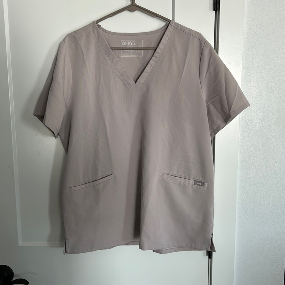 Figs XL 3 pocket top